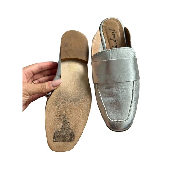 FREE PEOPLE Metallic Silver Leather Mules Flats Loafers Size 36 / 6 - Picture 5 of 9